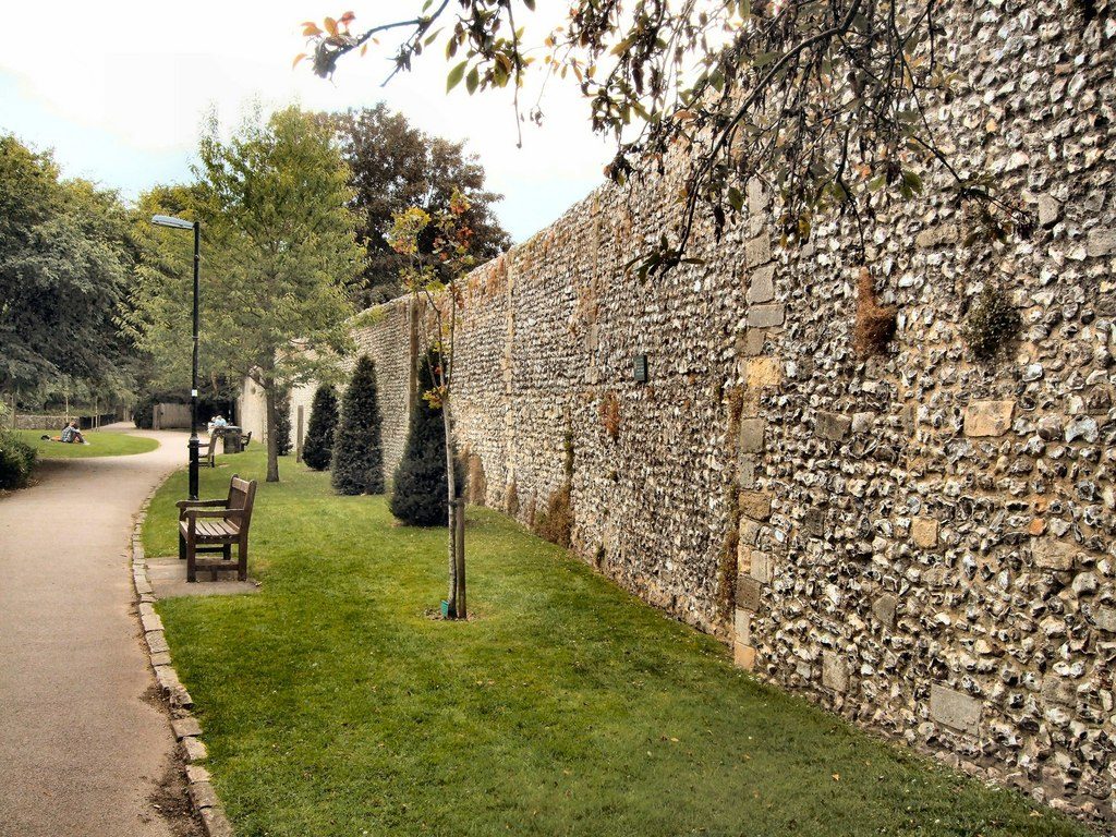 Murallas de Winchester. Foto de Paul Gillett, CC-BY 2.0